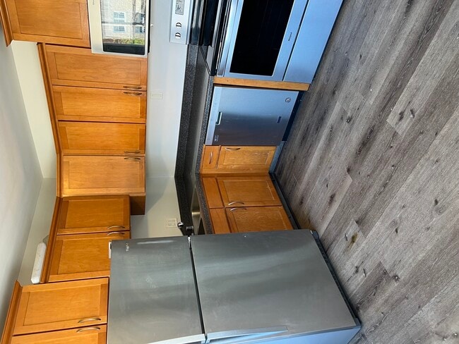 Building Photo - 7716 Ogden Ave