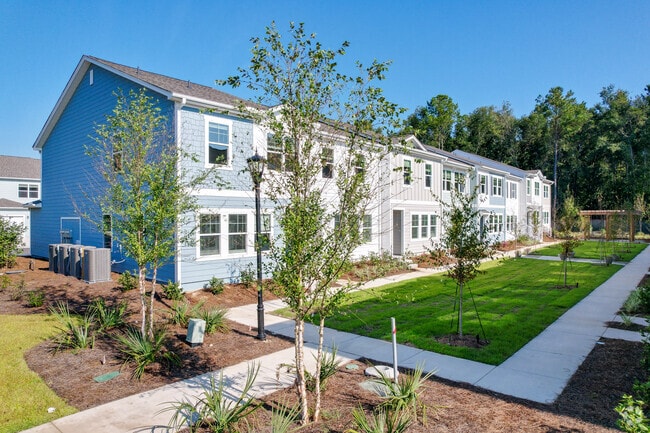 Primary Photo - Covey Homes Clements Ferry