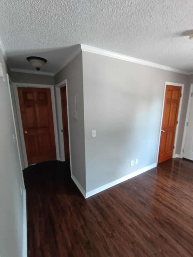 Building Photo - 2 Bedroom / 1 Bath Apartment  Johnson City...