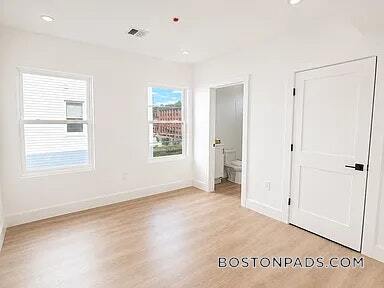 Building Photo - 275 Shrewsbury St