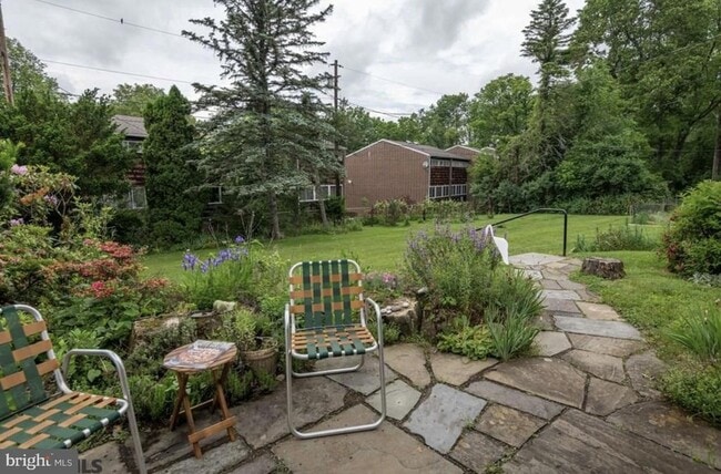 Building Photo - 537 Kemmerer Rd