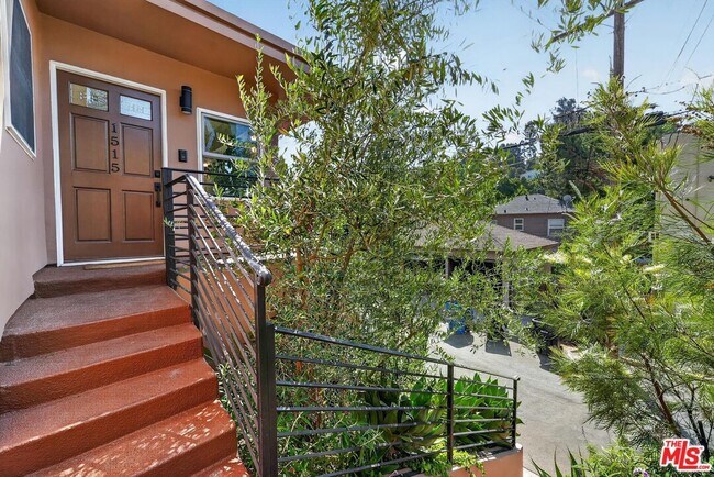 Building Photo - 1515 Rendall Pl