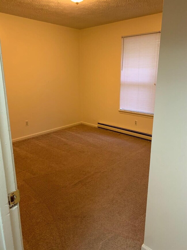 Building Photo - 143 Towson Way