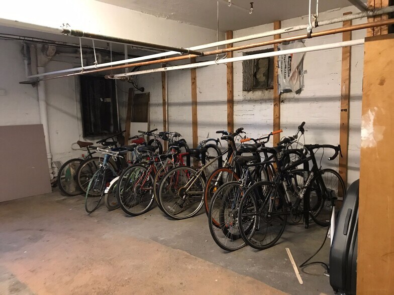 Building Photo - 1630 Commonwealth Ave