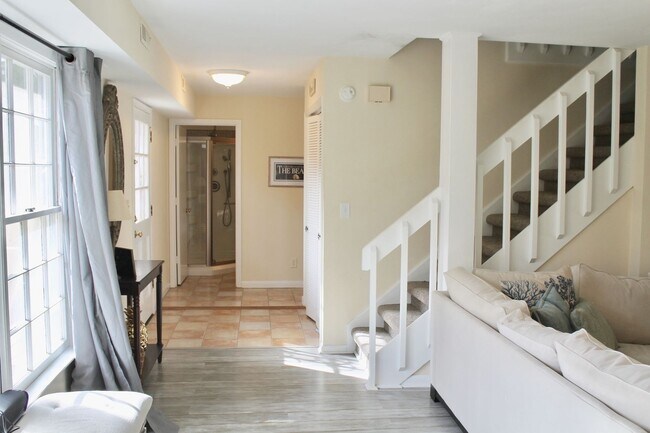 Building Photo - Spacious, Open Floor Plan at the end of 81st Street on the State Park!