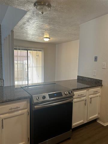 Building Photo - 4020 Blue Flag Ln