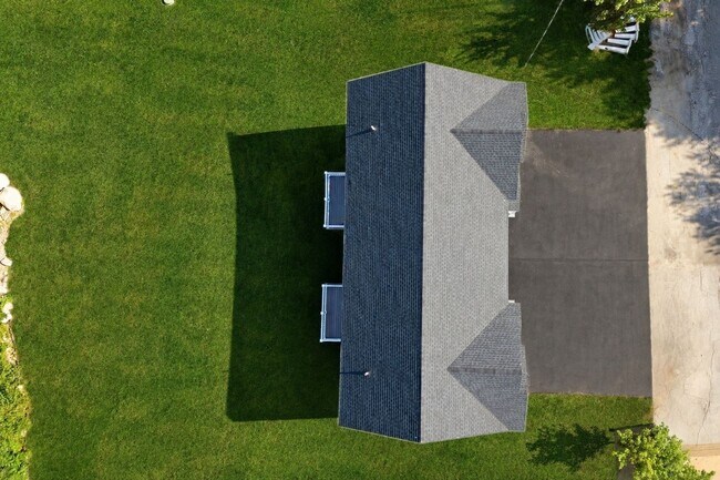 Building Photo - 3 Doris Dr