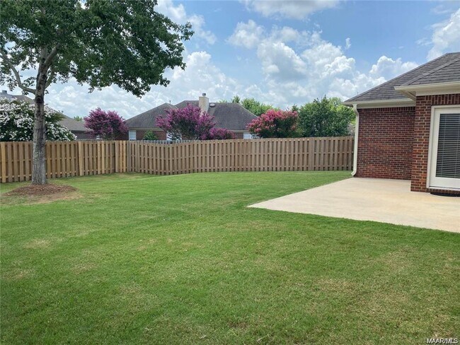 Building Photo - 4/3 in Deer Creek!