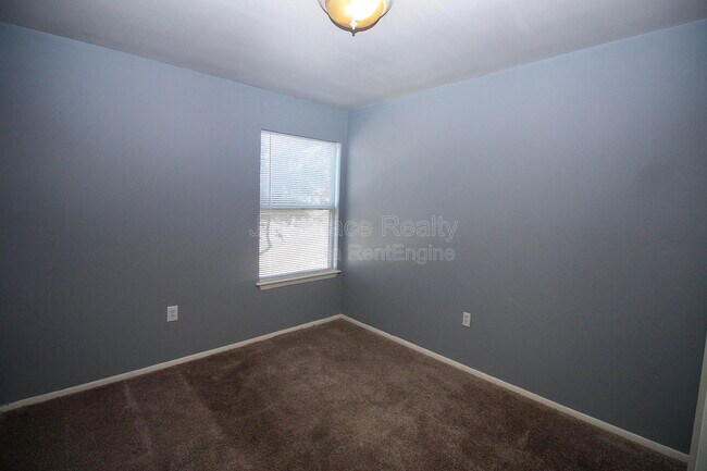 Building Photo - 1500 Lake Shore Dr