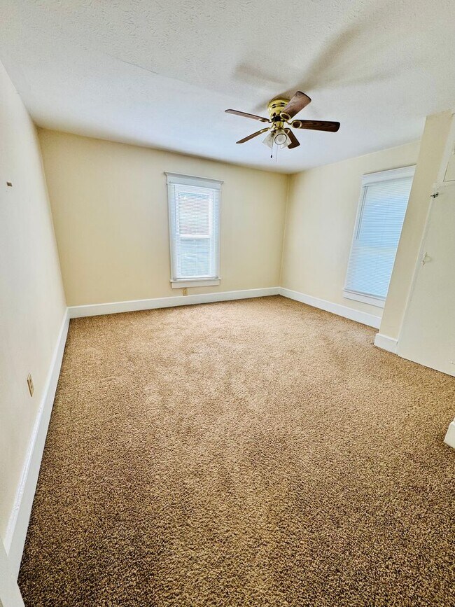 Building Photo - 108 Shafor St