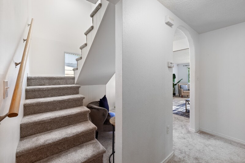 Building Photo - 1014 Laredo Cir