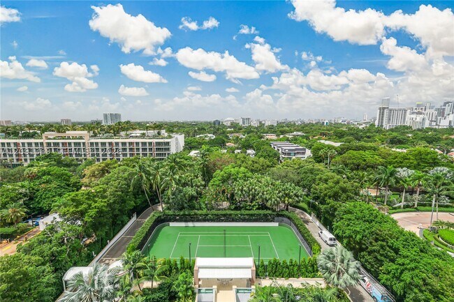 Building Photo - 2127 Brickell Ave