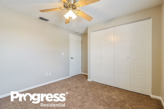 Building Photo - 2825 Cedaridge Dr