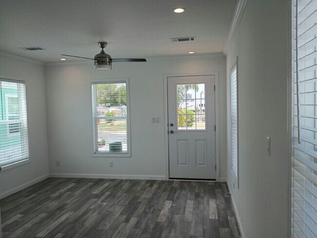 Building Photo - 26 Lily Dr
