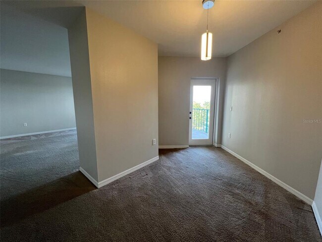 Building Photo - 670 Island Way