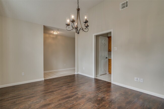 Building Photo - 2460 Pebblebrook Cir