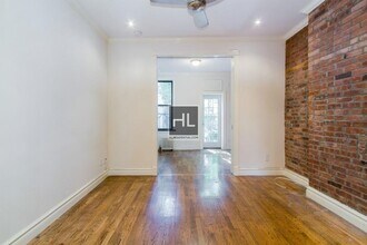 Building Photo - MOTT ST.