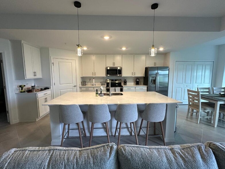 eating and gathering area - 17475 Opal Sand Dr