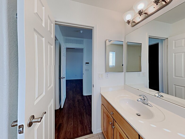 Building Photo - 17522 W Calavar Rd