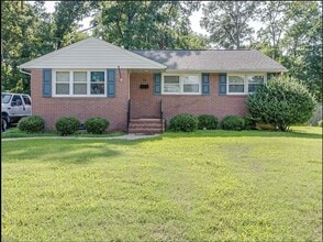 Building Photo - 3 bedroom /2 bathroom- Deer Park Grove