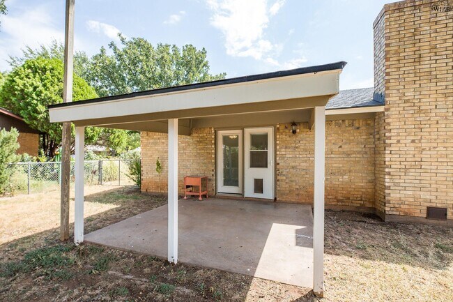 Building Photo - 9 Jo Ann Cir