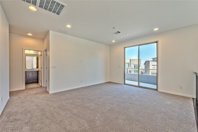 Building Photo - 661 Angel Aura St