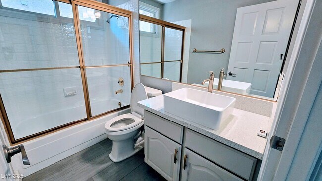Building Photo - 7163 Mission Hills Dr