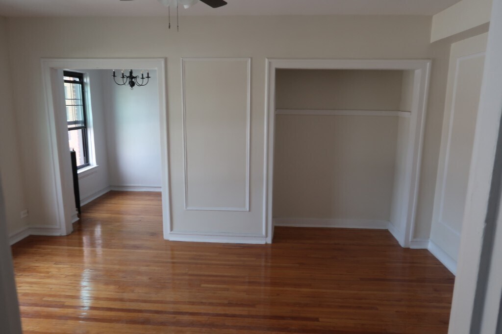 Building Photo - 426 W Briar Pl