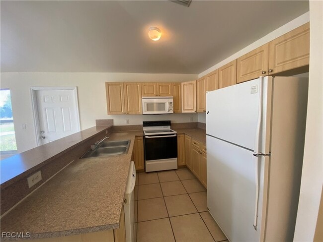 Building Photo - 4622 15th St SW