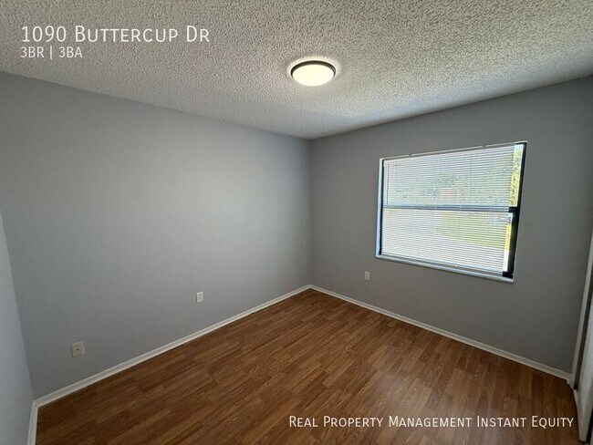 Building Photo - 1090 Buttercup Dr