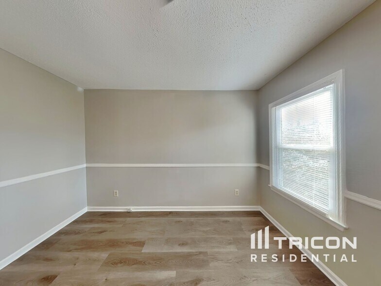 Building Photo - 204 River Song Rd