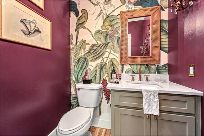 Building Photo - 242 SW D St