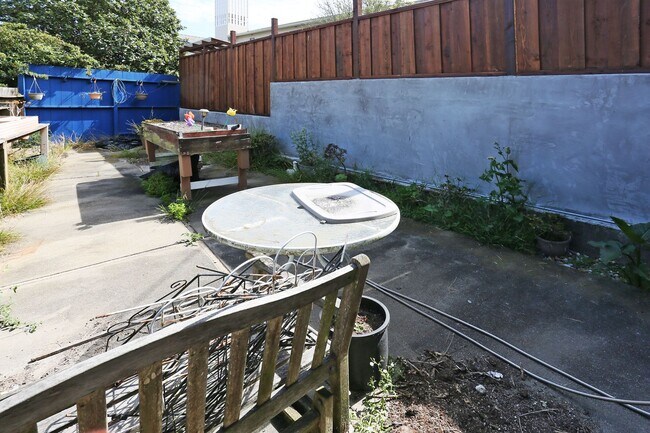 Building Photo - Two-story, 3BR/2.5BA Single family home in...