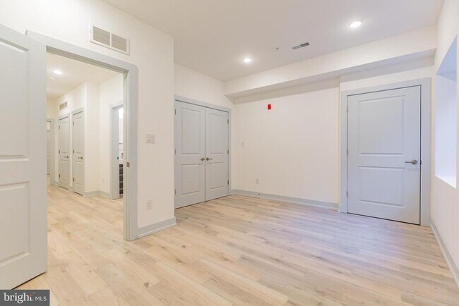 Building Photo - 1513 Brown St