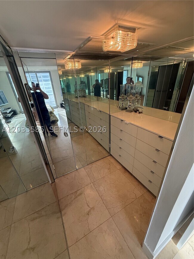 Building Photo - 5555 Collins Ave