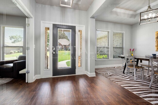 Building Photo - Luxury Living with Private Heated Pool in ...