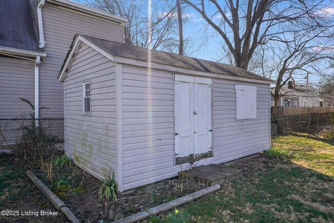 Building Photo - 1028 Camden Ave