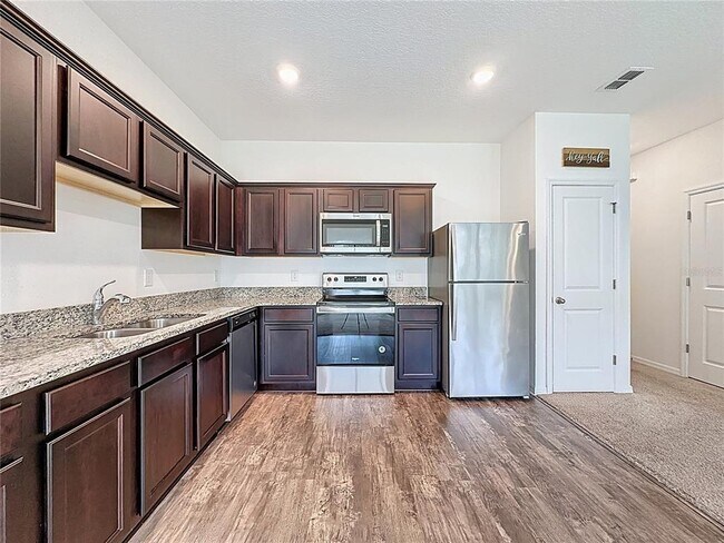 Building Photo - 927 Grandin St