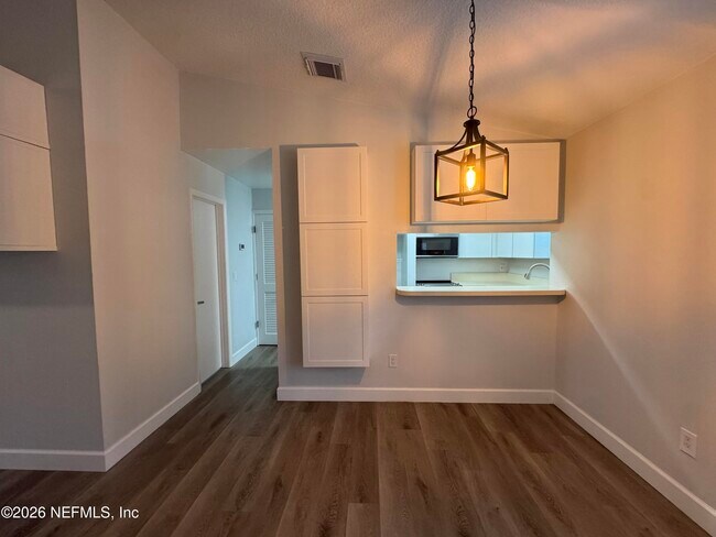Building Photo - 8428 Long Meadow Cir N