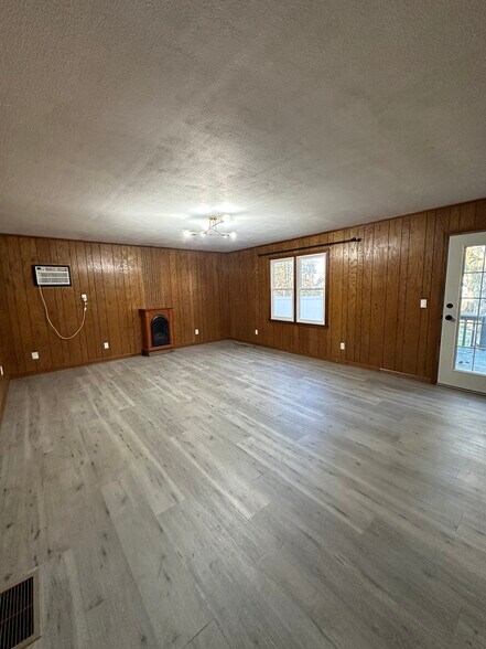 Building Photo - 32 Gertrude Ave