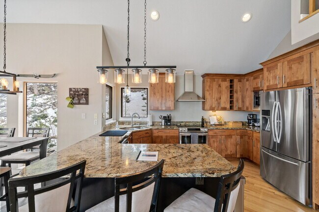 Building Photo - "Charming 3-Bed, 2-Bath Retreat Evergreen'...