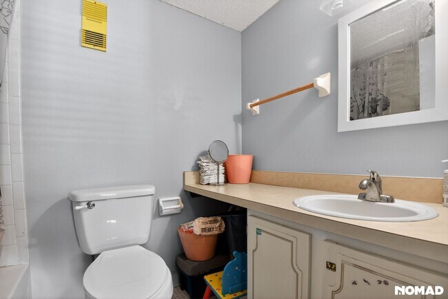 Building Photo - Charming 2BR Condo in Daytona Beach