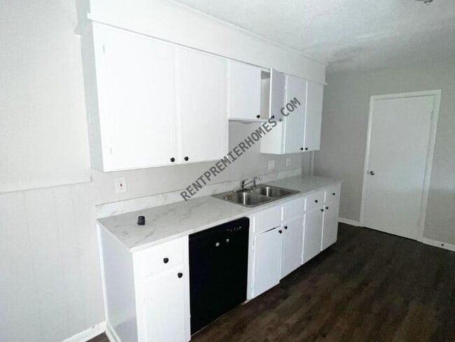 Building Photo - 508 Westfield Dr