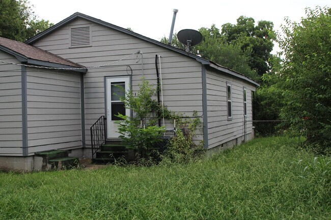 Building Photo - Spacious House for Rent in the Heart of Tu...