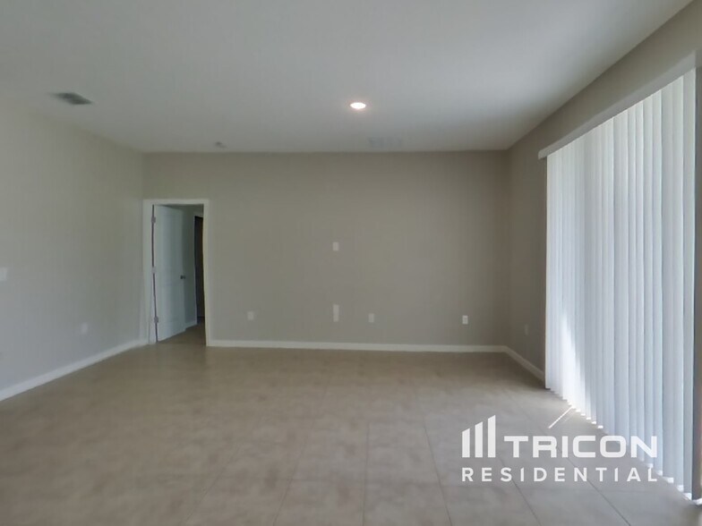 Building Photo - 180 Bella Verano Way