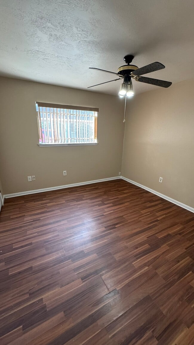 Building Photo - 9207 Portal Dr