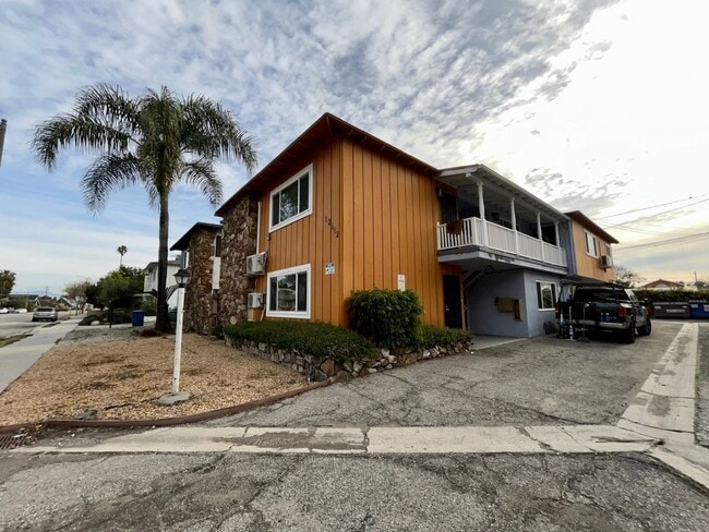 Building Photo - 12562 Brookshire Ave