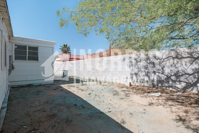 Building Photo - Two Bedroom Home in Casa Grande