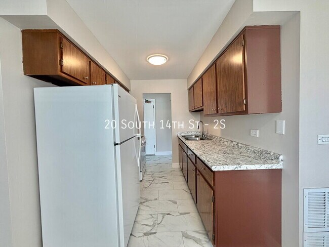 Building Photo - 20 S 14th St