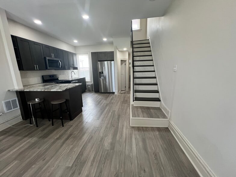 Primary Photo - 1725 N 27th St